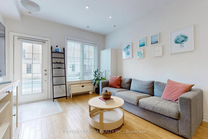 76 Hargrave Lane, Toronto, M4N 0A4 | Image 2