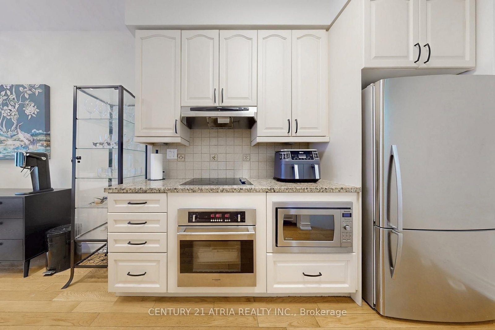 Listing Image 7