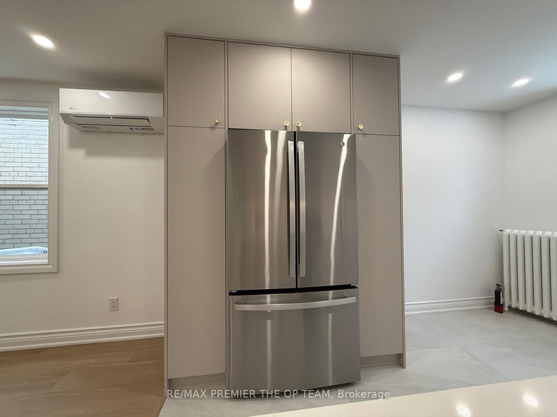 Upper Level - 54 Vaughan Rd, Toronto, M6G 2N4 | Image 2