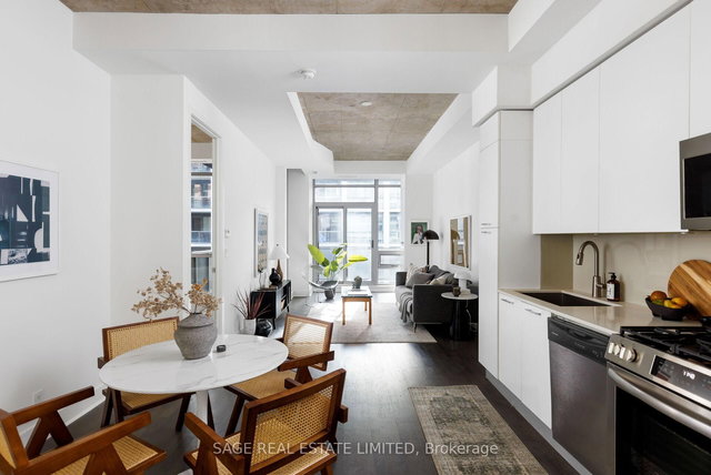 516 - 399 Adelaide Street W