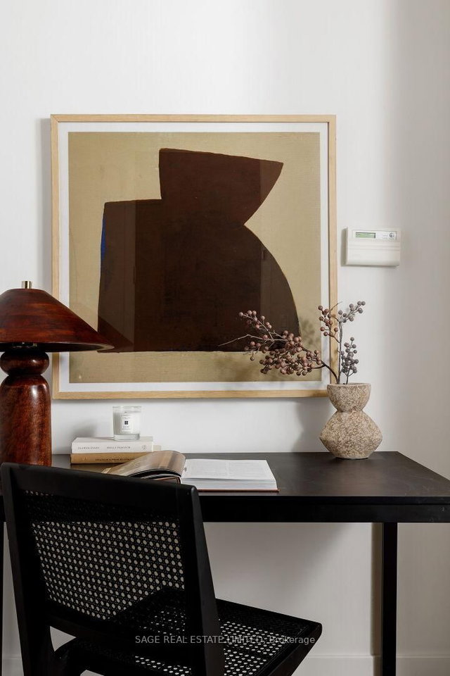 516 - 399 Adelaide Street W