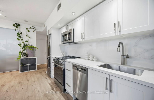 4009 - 25 Capreol Court