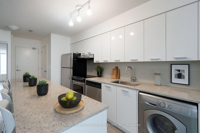 601 - 33 Singer Court