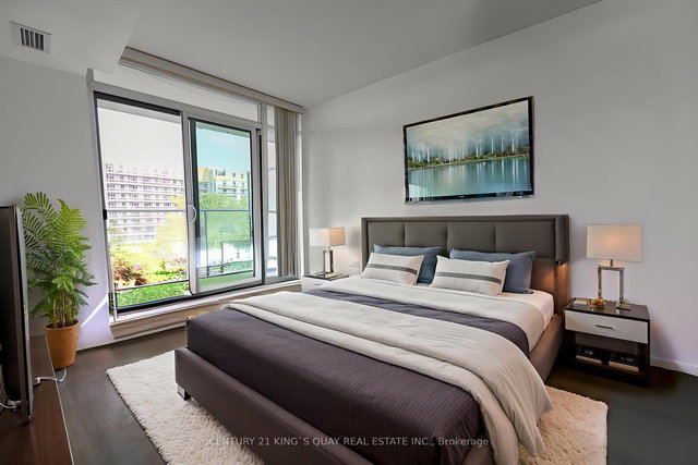 601 - 33 Singer Court