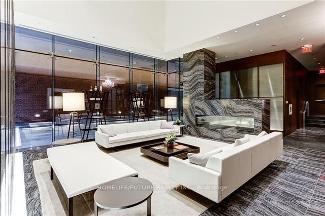 4807 - 180 University Avenue