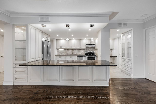 319 - 255 The Donway W