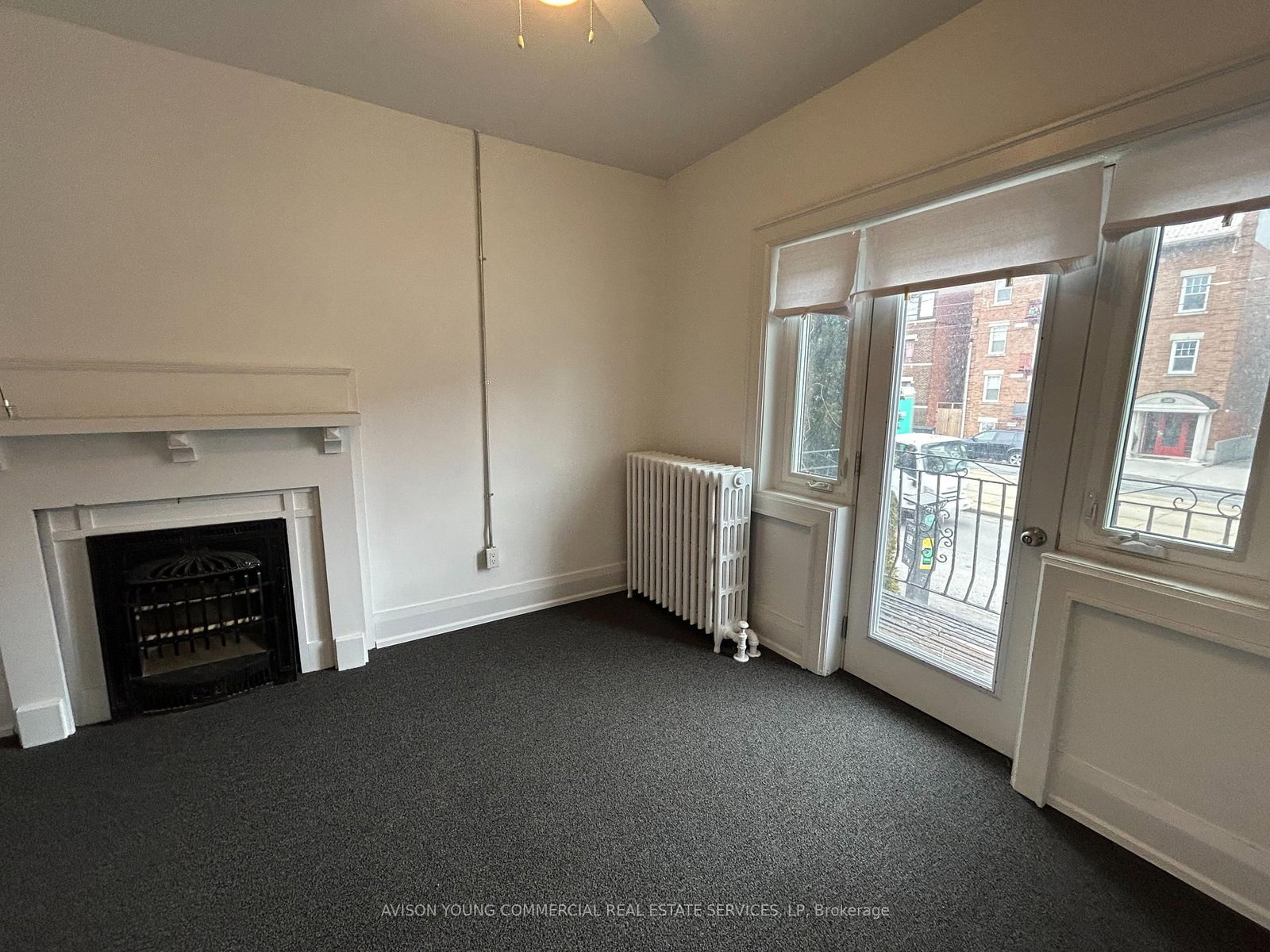 596 St Clair Avenue W, Unit Floor 1 - Photo 2