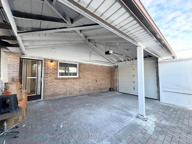 Bsmt - 15 Nymark Avenue