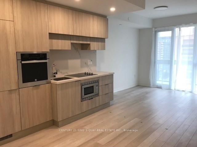 602 - 39 Roehampton Avenue