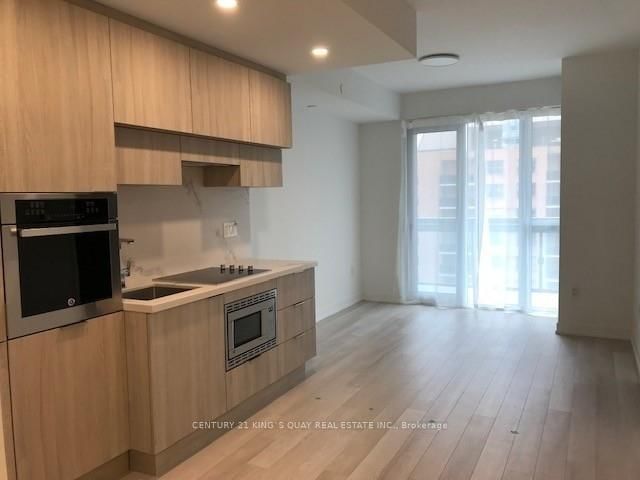 602 - 39 Roehampton Avenue