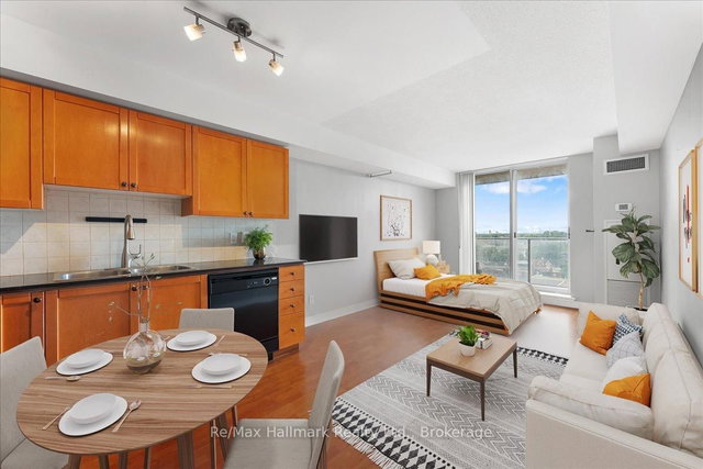 910 - 1369 Bloor Street W