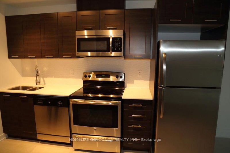 513 - 20 Bruyeres Mews, Toronto, M5V 0G8 | Image 2