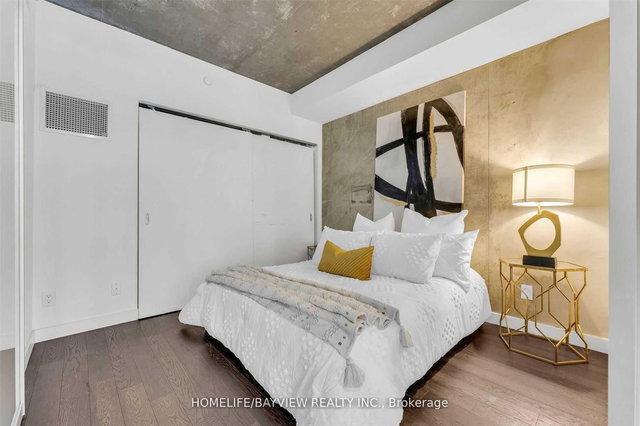 909 - 111 Bathurst Street