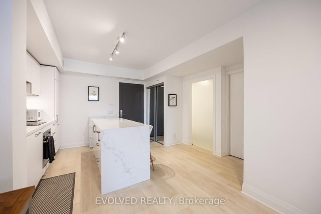 419 - 33 Frederick Todd Way W