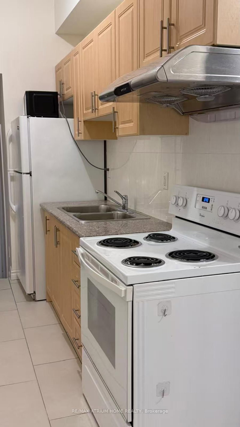 201 - 413 Spadina Ave, Toronto, M5T 2G6 | Image 3