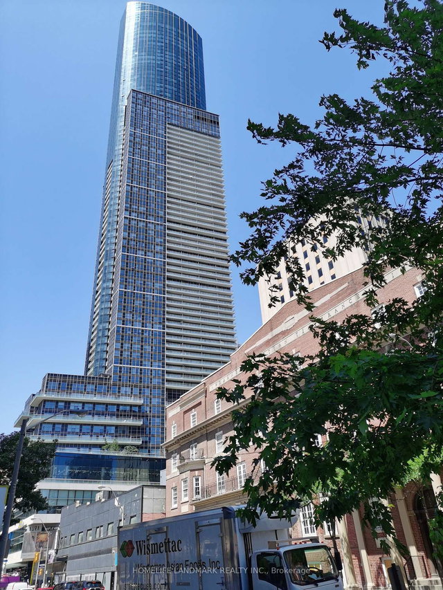 4712 - 386 Yonge Street