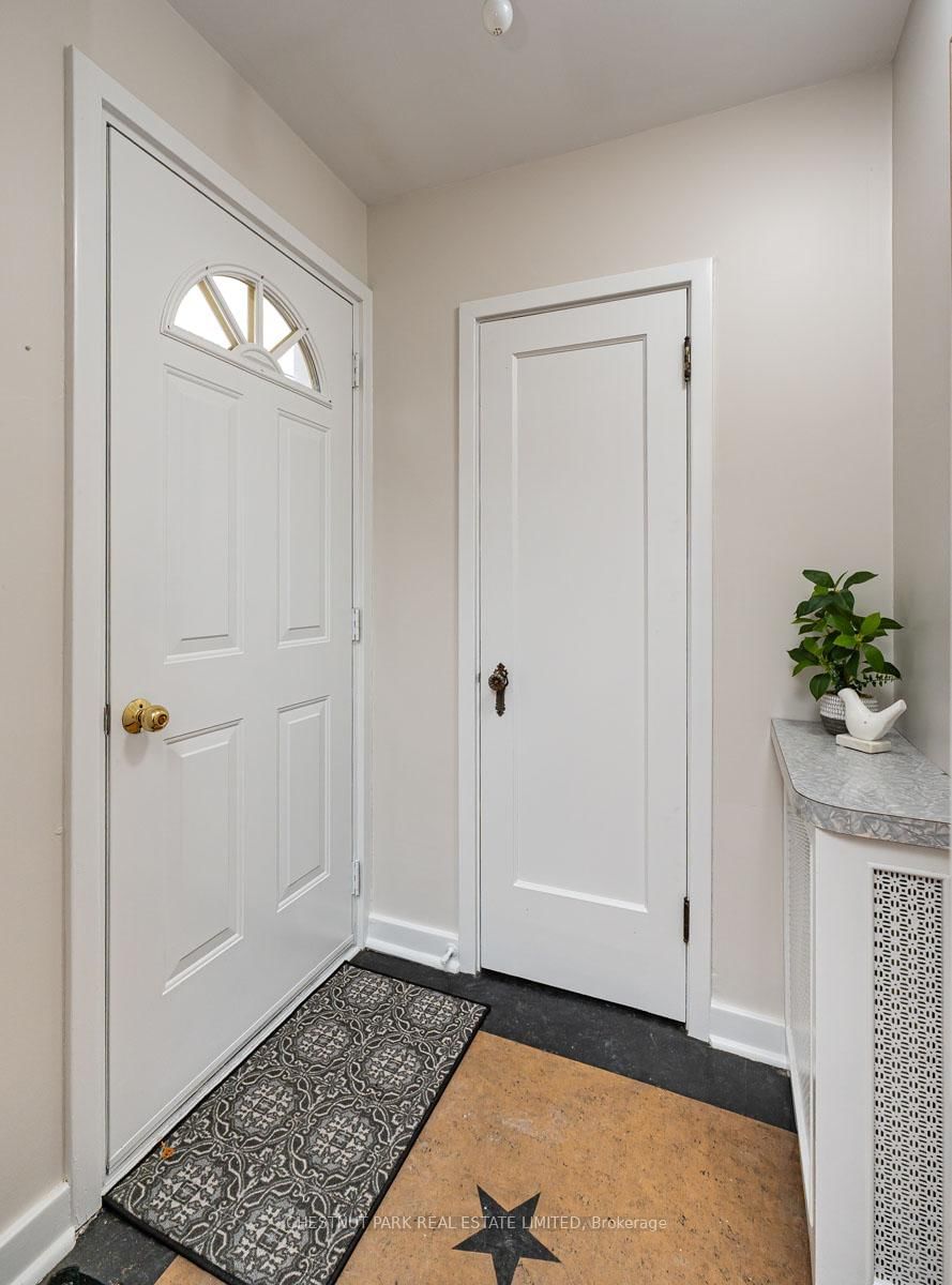 Detached House sold at 808 Millwood Road, Toronto, Ontario, M4G 1W2 - Leaside - MLS: C12697366