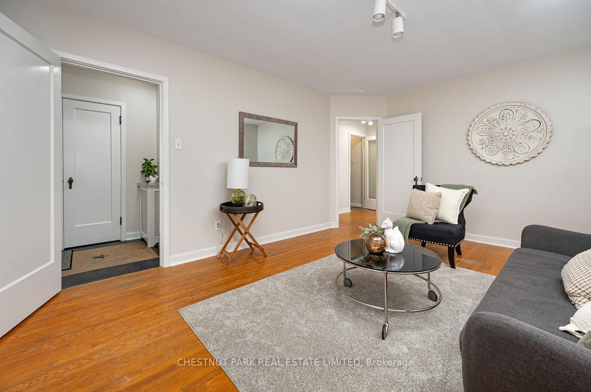 Detached House sold at 808 Millwood Road, Toronto, Ontario, M4G 1W2 - Leaside - MLS: C12697366