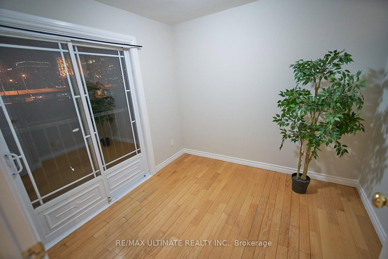 Upper - 35 Longboat Ave, Toronto, M5A 4C9 | Image 3