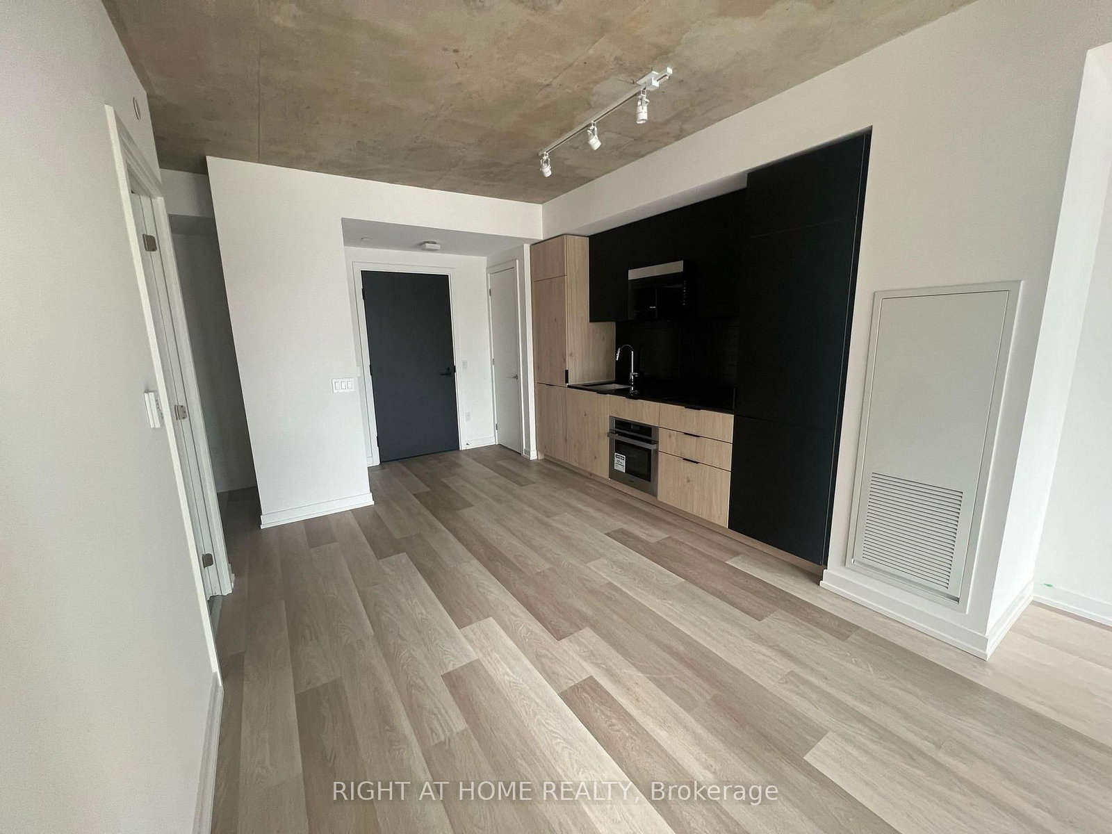 28 Eastern Avenue, Unit 911 - Photo 2