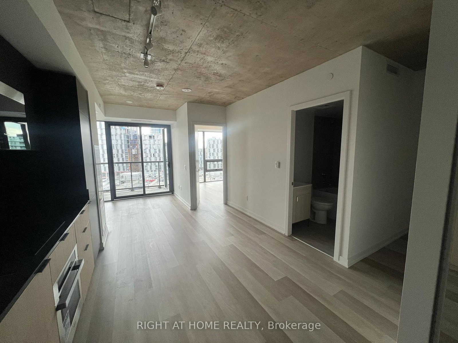 28 Eastern Avenue, Unit 911 - Photo 3