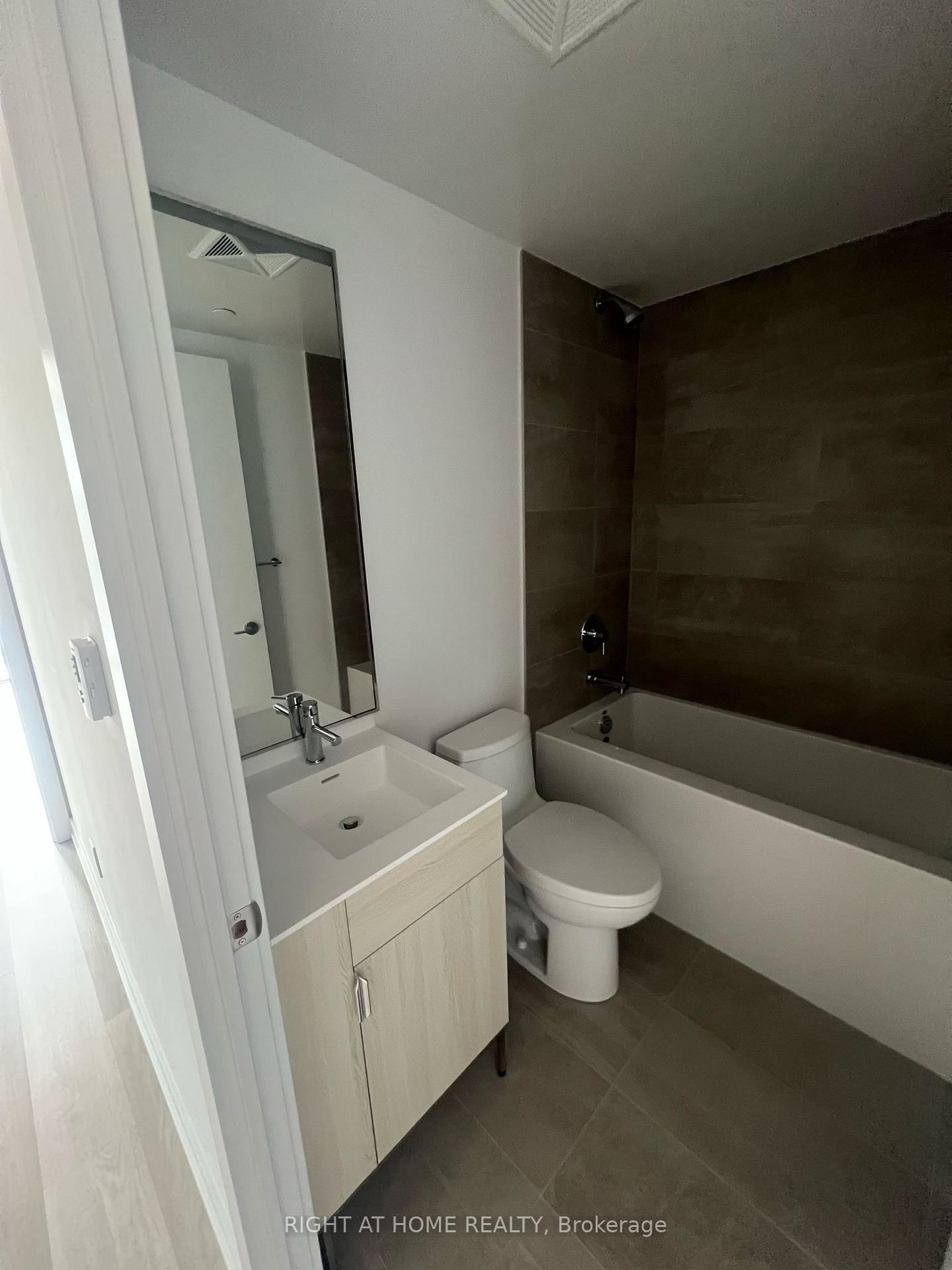 28 Eastern Avenue, Unit 911 - Photo 5