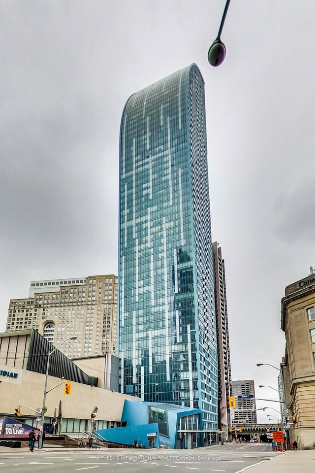 5504 - 8 The Esplanade