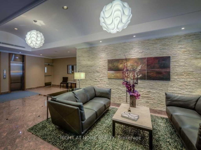 607 - 45 Carlton Street