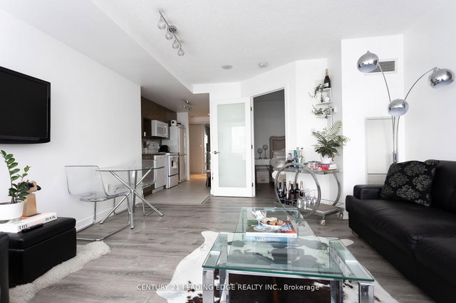 4105 - 11 Brunel Court