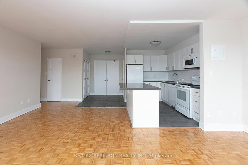 811 - 10 Shallmar Blvd, Toronto, M5N 1J4 | Image 2