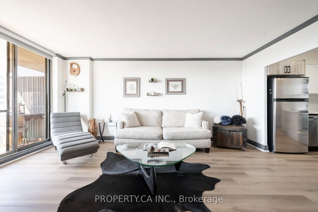 806 - 5949 Yonge Street