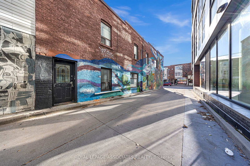 1532 Dundas St W, Toronto, M6K 1T5 | Image 2