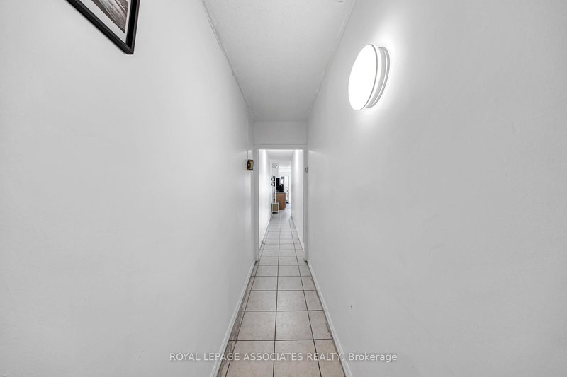 1532 Dundas St W, Toronto, M6K 1T5 | Image 3