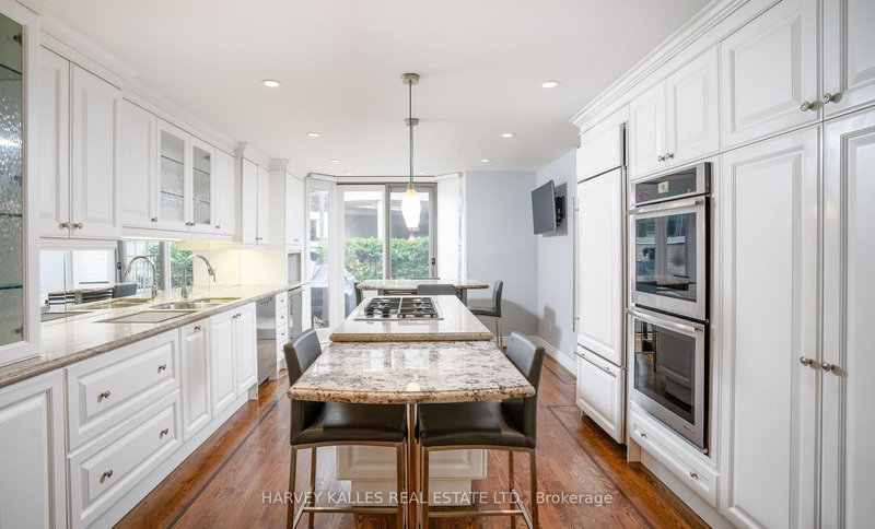 22 Lower Village Gate, Toronto, M5P 3L7 | Image 3