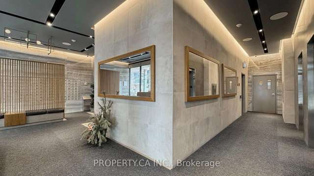 1606 - 260 Queens Quay W