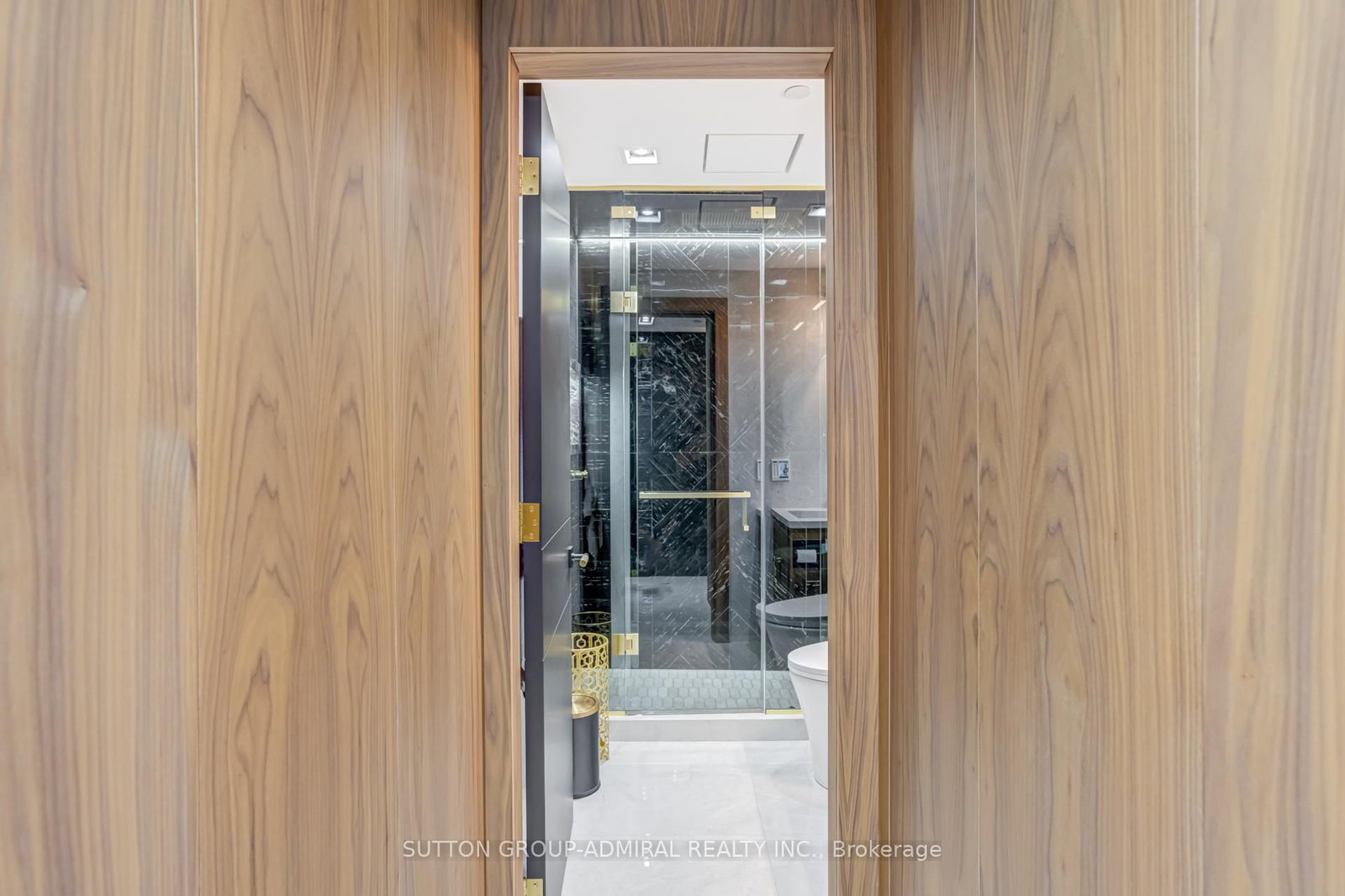 88 Cumberland Street • #505 • Toronto, ON photo 17
