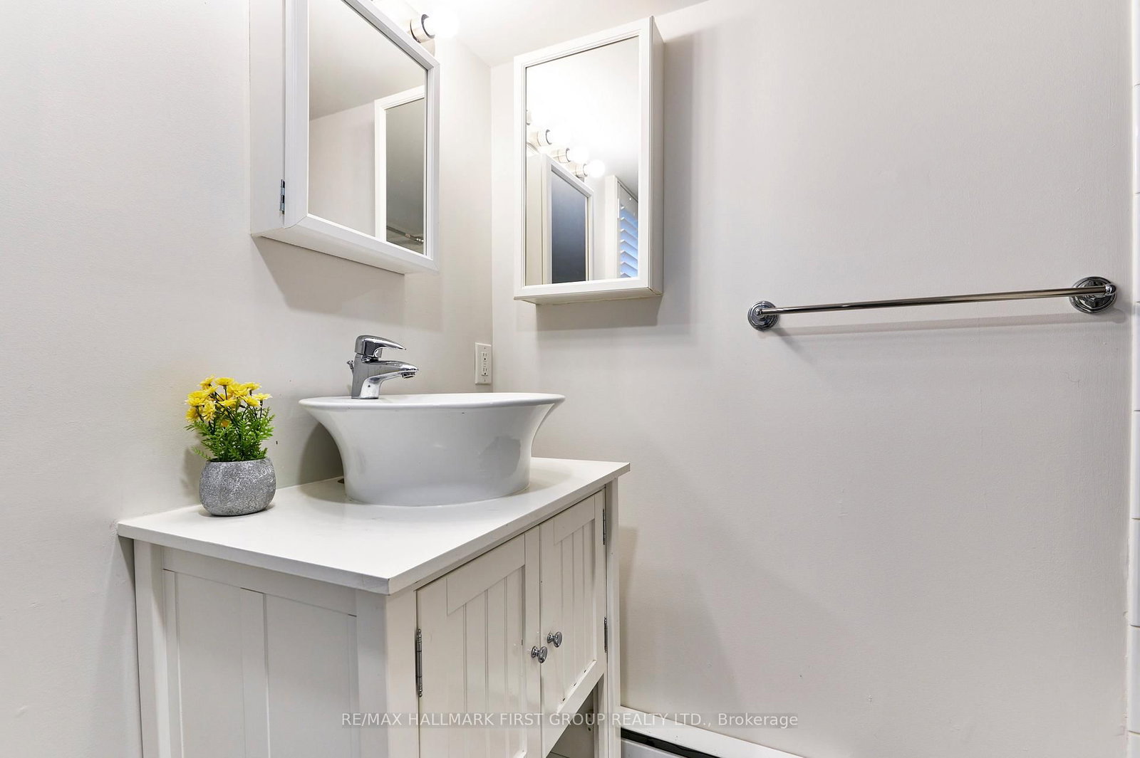 Detached House for lease at Lower-207 Bayview Heights Drive, Toronto, Ontario, M4G 2Z4 - Leaside - MLS: C12716434