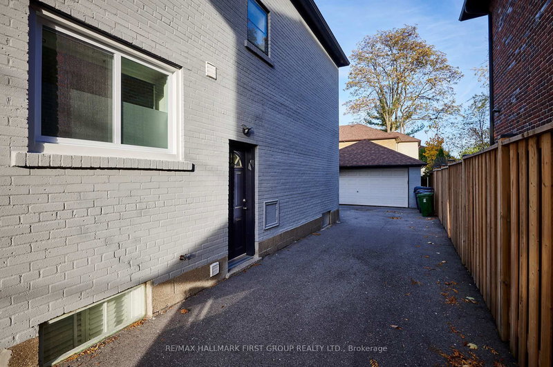Lower - 207 Bayview Heights Dr, Toronto, M4G 2Z4 | Image 2