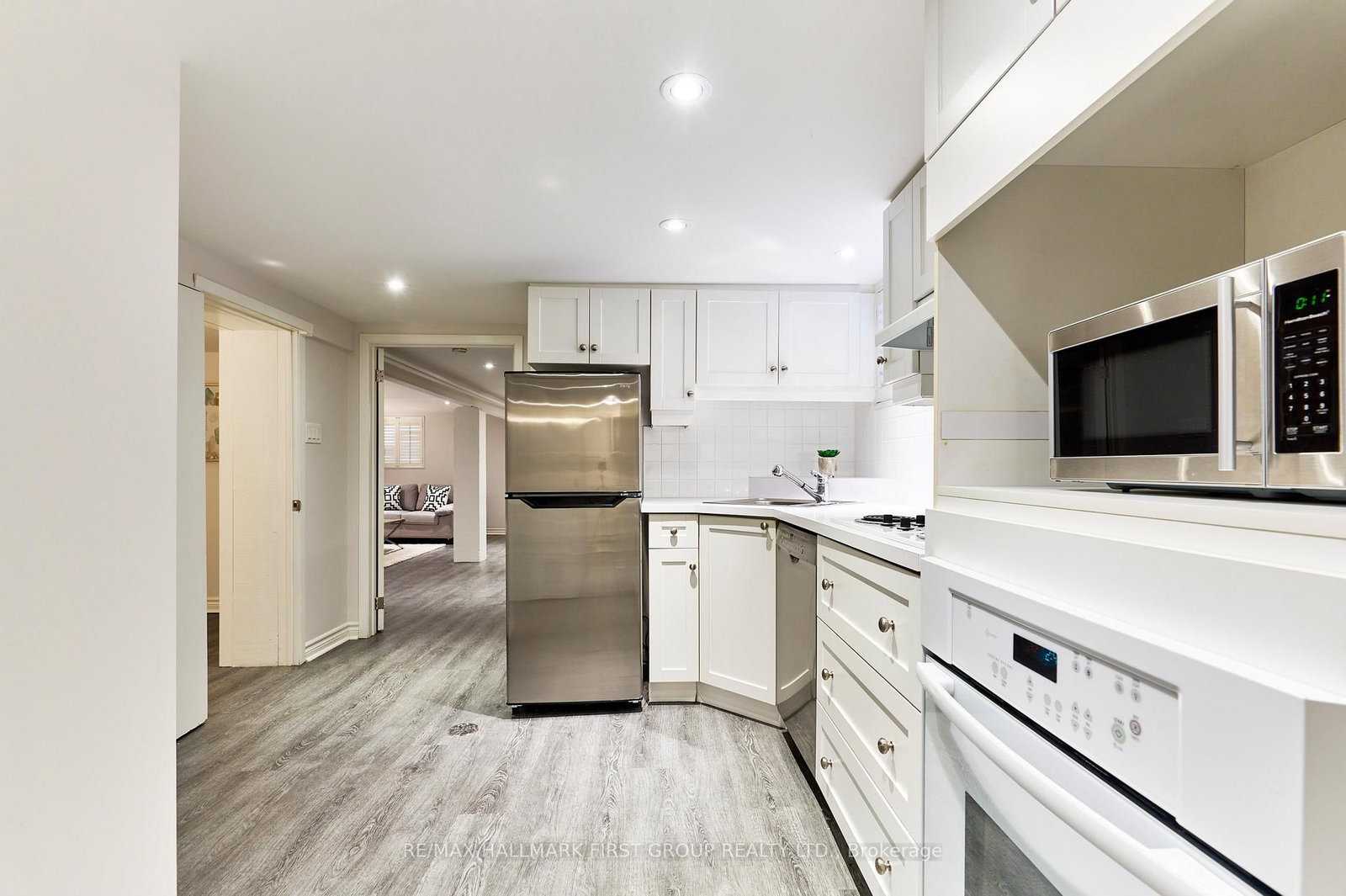 Detached House for lease at Lower-207 Bayview Heights Drive, Toronto, Ontario, M4G 2Z4 - Leaside - MLS: C12716434