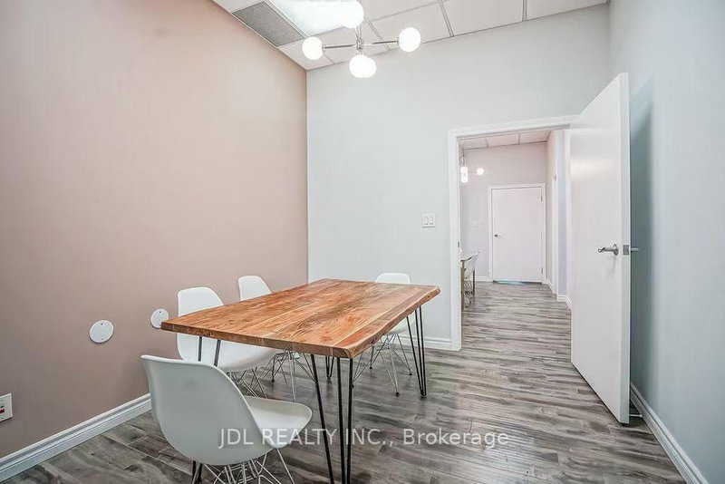 R1A - 925 Bay St, Toronto, M5S 3L4 | Image 2