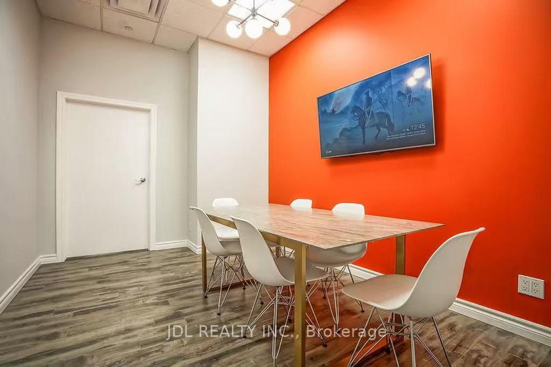 R1A - 925 Bay St, Toronto, M5S 3L4 | Image 2