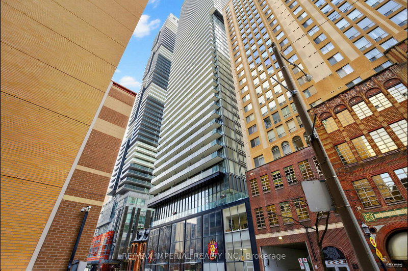 Ph03 - 15 Grenville St, Toronto, M4Y 0B9 | Image 2