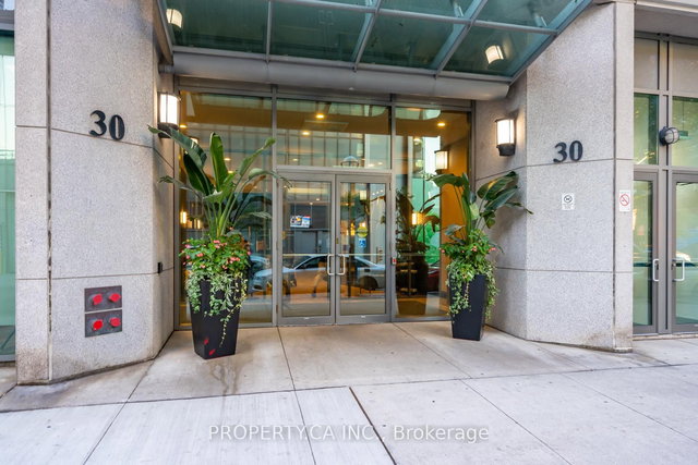 3601 - 30 Grand Trunk Crescent