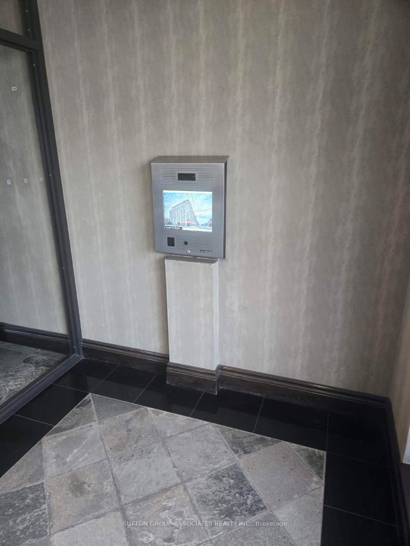 519 - 308 Palmerston Ave, Toronto, M6J 3X9 | Image 3