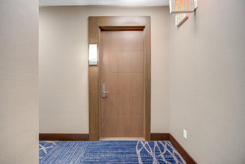 6810 - 388 Yonge St, Toronto, M5B 0A4 | Image 3