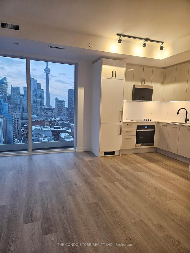 2105 - 280 Dundas Street W