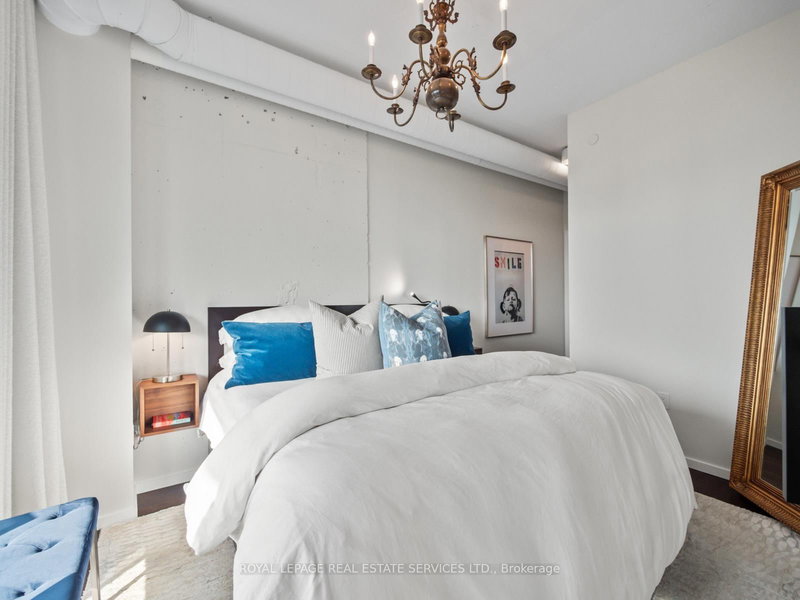 904 - 21 Lawren Harris Sq, Toronto, M5A 0T4 | Image 2