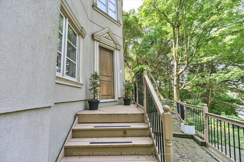 home for lease on Suite 1-50 Old Yonge Street