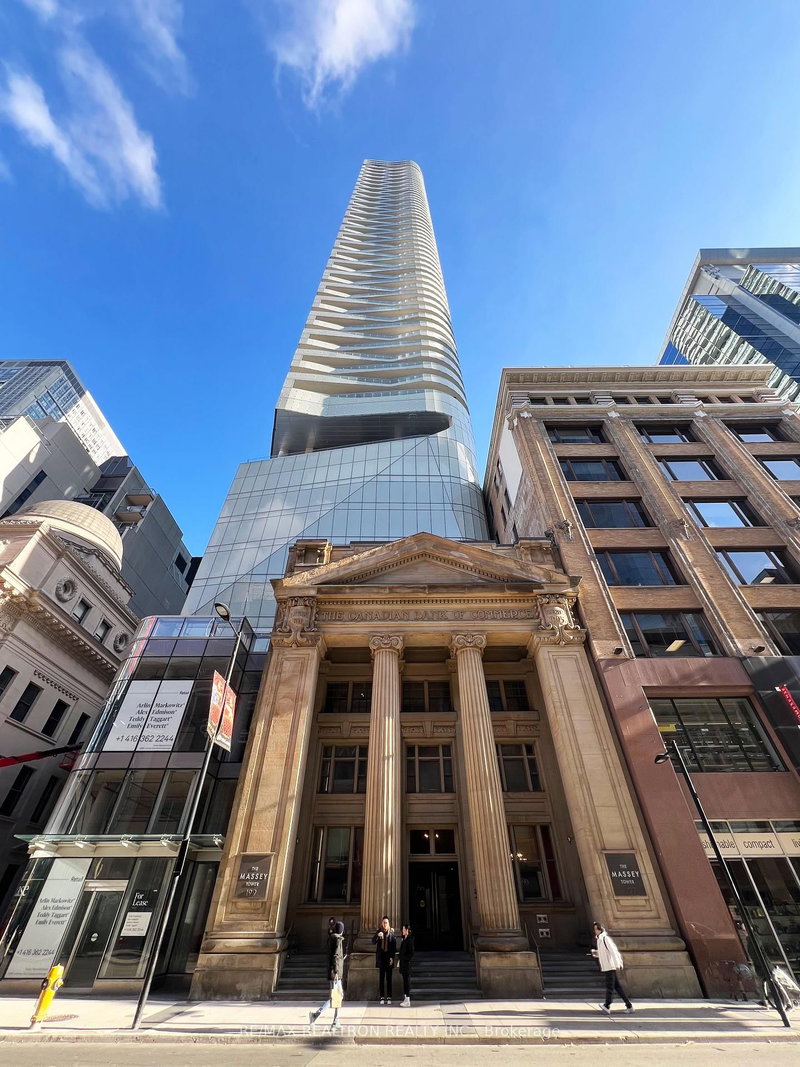 home for lease on 5313-197 Yonge Street