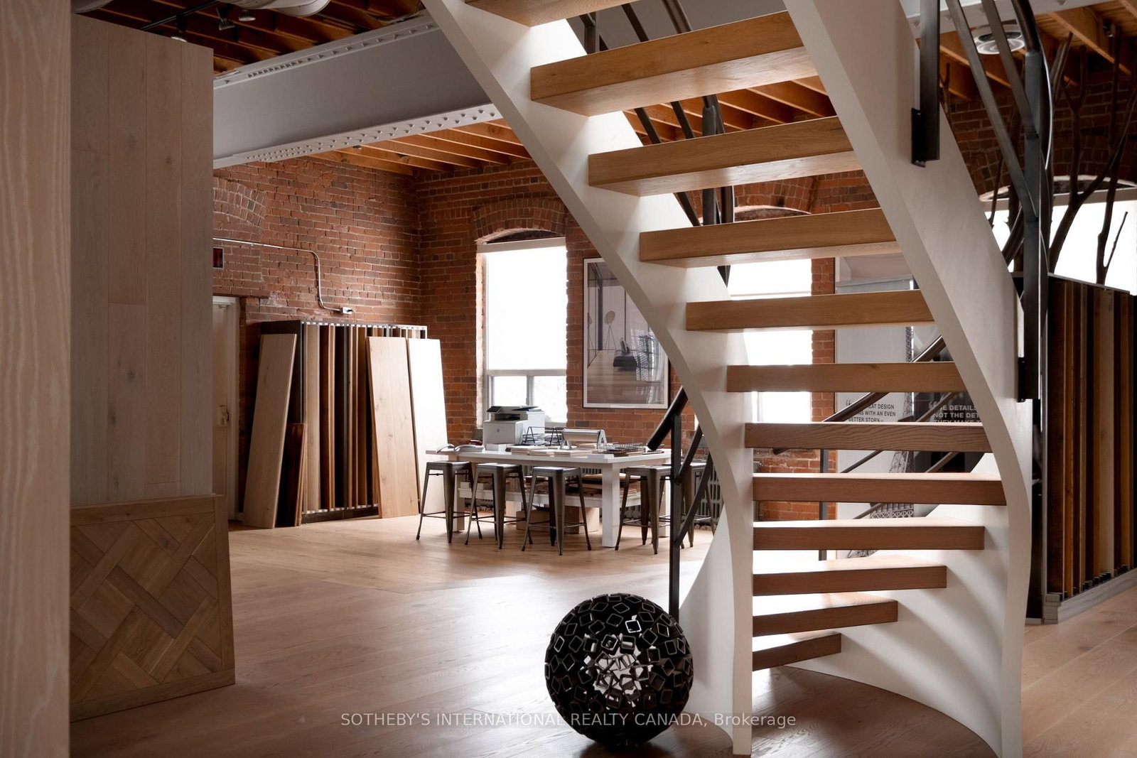 287 Macpherson Avenue, Unit 303